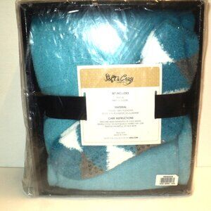 Soft & Cozy Set of Throw and Matching Socks HSN Aqua Blue NEW and Sealed